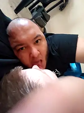 genderfluidco2 online show from November 2025 08:56:01 AM