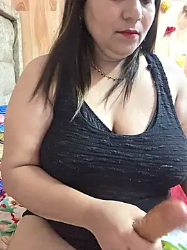 Snapshot of MOM-SUN-COUPLE chatting on June 2026 08:16:01 AM MOM-SUN-COUPLE online show from June 2026 08:16:01 AM