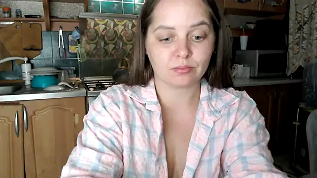 Snapshot of uliastar chatting on October 2025 07:03:02 PM uliastar online show from October 2025 07:03:02 PM