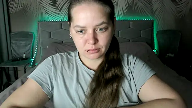 uliastar online show from October 2025 05:30:01 AM