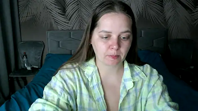 uliastar online show from November 2025 08:24:01 AM