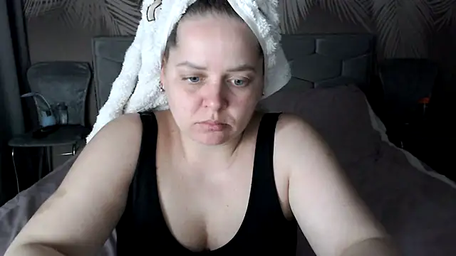 uliastar online show from April 2026 07:31:01 AM