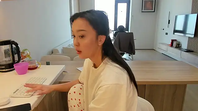 Snapshot of daily_love18 chatting on December 2024 06:47:01 AM daily love18 online show from December 2024 06:47:01 AM