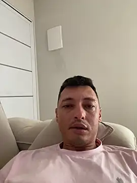 alexsandropllt online show from February 2026 06:06:02 PM