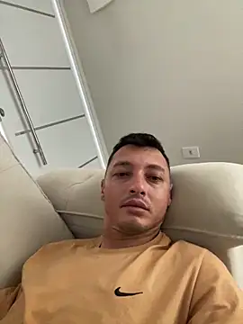 alexsandropllt online show from April 2026 05:54:02 PM