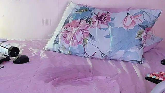 kinkylittlegirll online show from March 2026 12:36:01 AM