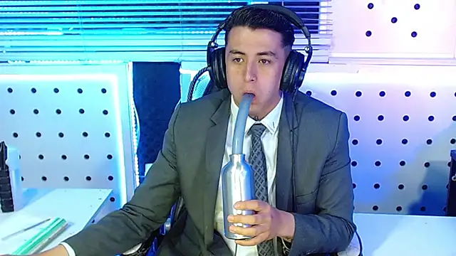 Darko0717 online show from November 2025 11:42:02 AM