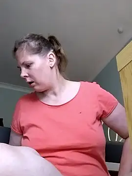 Snapshot of xxSexyBushLinnxx chatting on December 2024 12:36:01 PM xxSexyBushLinnxx online show from December 2024 12:36:01 PM