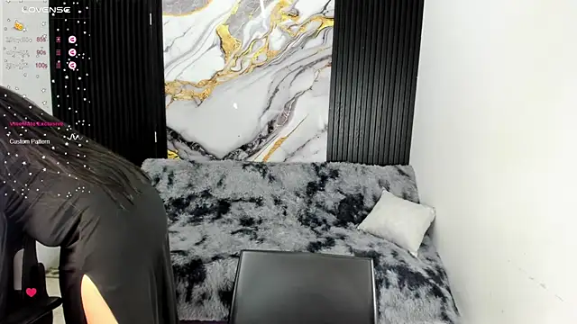 Snapshot of criss_21_ chatting on March 2025 03:07:01 AM criss 21 online show from March 2025 03:07:01 AM