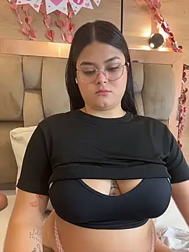 Snapshot of im_mou_ chatting on February 2026 01:15:02 PM im mou online show from February 2026 01:15:02 PM