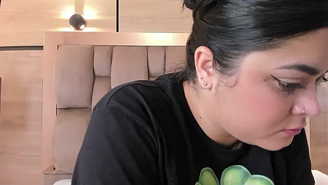 Snapshot of im_mou_ chatting on March 2026 12:52:01 PM im mou online show from March 2026 12:52:01 PM