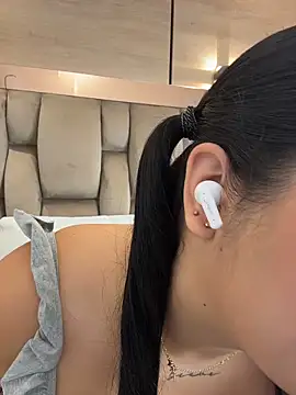 Snapshot of im_mou_ chatting on March 2026 01:05:01 PM im mou online show from March 2026 01:05:01 PM