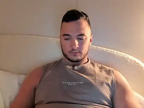 paulblack21 online show from April 2026 07:40:02 PM