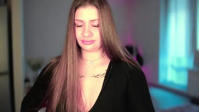 JuicyHelenX online show from April 2026 03:28:02 PM