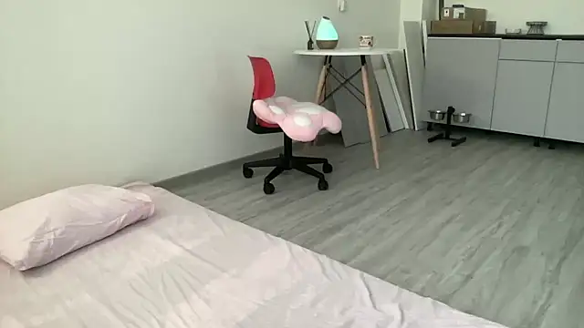 JuicyHelenX online show from July 2026 03:26:01 PM