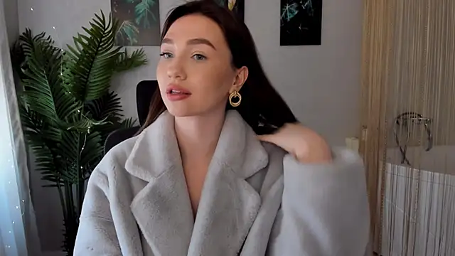 GracefulLook online show from February 2025 01:22:01 PM