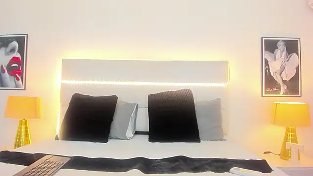 TaylorEvanss online show from April 2026 03:09:01 PM