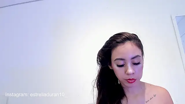 Snapshot of Estrella_Duran chatting on December 2024 10:54:02 PM Estrella Duran online show from December 2024 10:54:02 PM