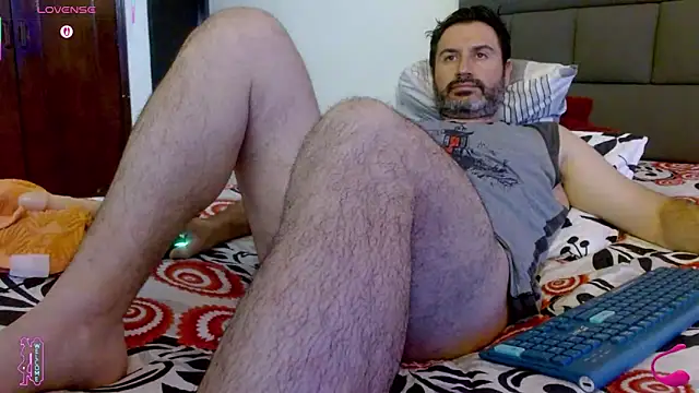 Snapshot of rodrher81 chatting on June 2026 07:38:02 PM rodrher81 online show from June 2026 07:38:02 PM