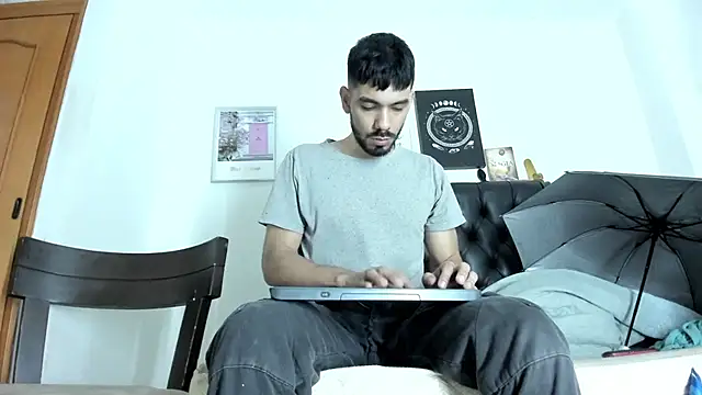 JohanyLatino online show from February 2025 12:13:02 PM