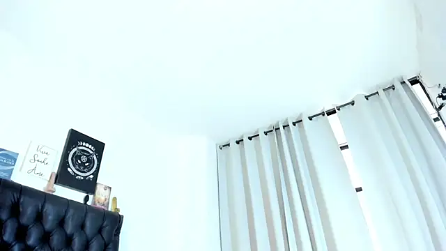 JohanyLatino online show from March 2025 12:01:01 PM