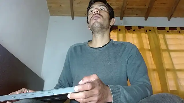JohanyLatino online show from June 2026 11:07:02 PM