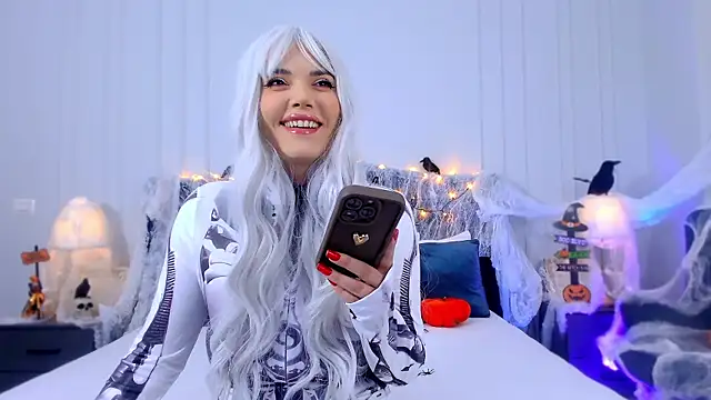 Snapshot of SophieAnn chatting on October 2025 03:13:01 PM SophieAnn online show from October 2025 03:13:01 PM