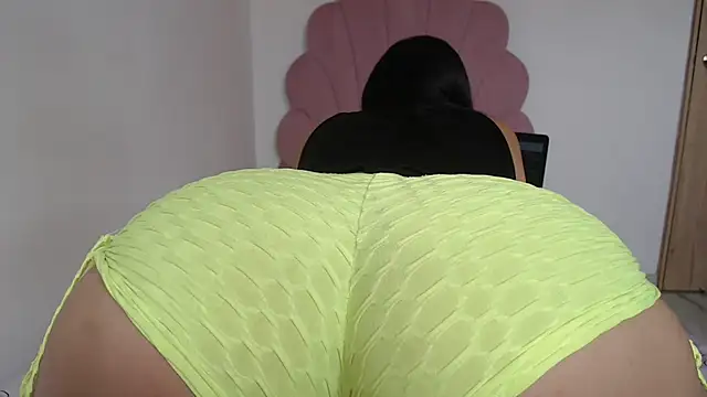 Snapshot of lady_hot2xx chatting on January 2025 08:04:01 PM lady hot2xx online show from January 2025 08:04:01 PM