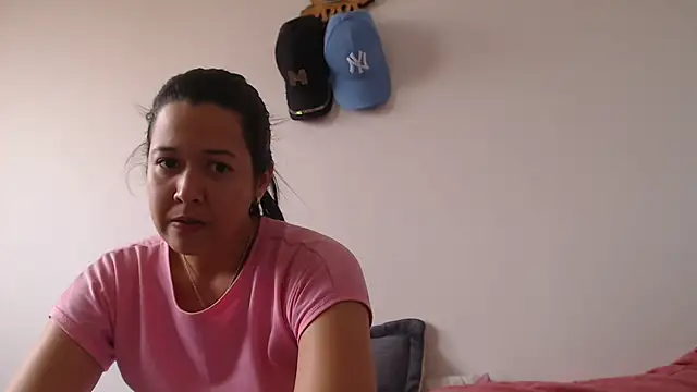 Snapshot of lady_hot2xx chatting on February 2025 08:14:02 PM lady hot2xx online show from February 2025 08:14:02 PM