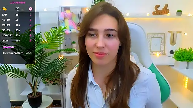  Eliizabeth  online show from January 2025 12:52:02 AM