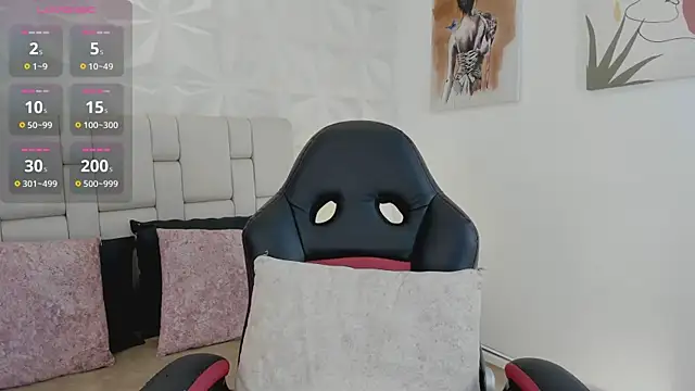 emma woods  online show from October 2025 08:53:02 PM