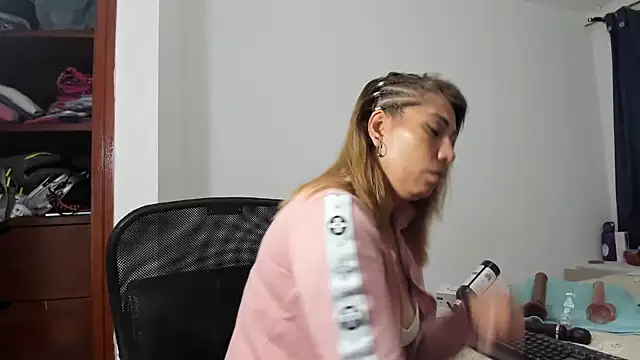 Chloemiller89 online show from March 2025 08:06:02 PM