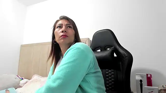 Chloemiller89 online show from October 2025 07:38:01 PM