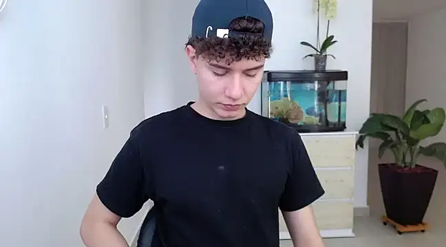 adrian morelly online show from December 2024 06:39:01 PM