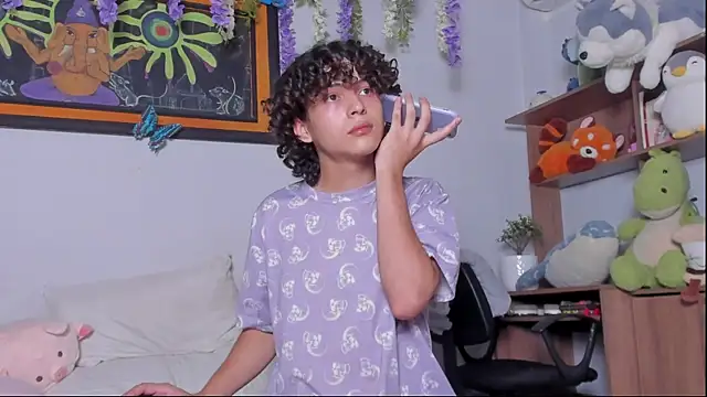 Snapshot of Cherry_boy_18 chatting on February 2025 02:16:02 AM Cherry boy 18 online show from February 2025 02:16:02 AM