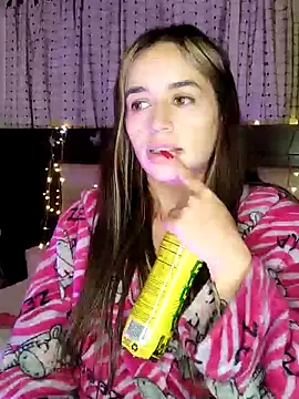 Snapshot of Natalia_Suarez chatting on January 2025 06:16:01 AM Natalia Suarez online show from January 2025 06:16:01 AM