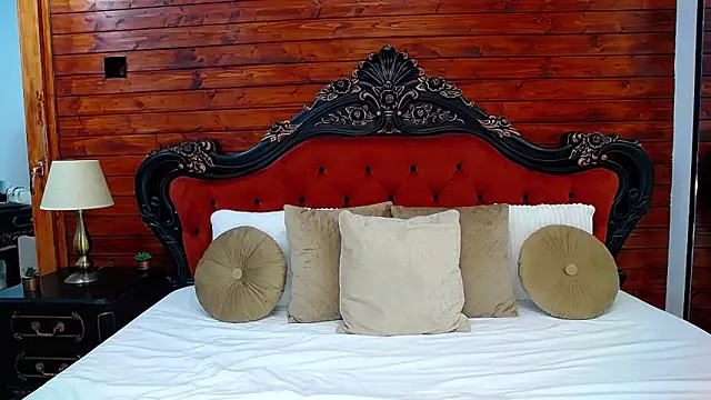 SuzanneKer1 online show from January 2026 07:44:01 AM