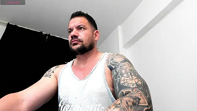 musclemonster31 online show from November 2025 10:09:02 PM