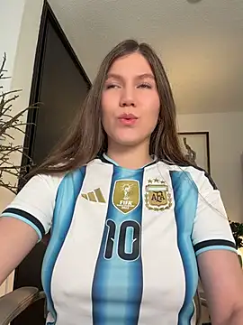 AmelieLaurent  online show from July 2026 11:39:02 PM