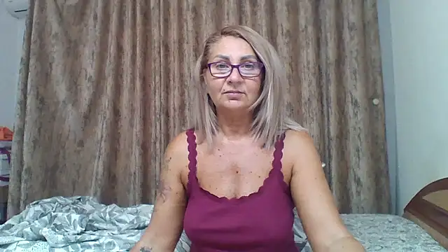 Snapshot of PussyEvely chatting on July 2026 06:01:02 PM PussyEvely online show from July 2026 06:01:02 PM