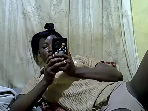 KENYANHONEY01 online show from January 2026 04:28:01 AM