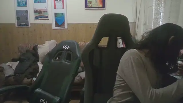 calliemaggotbone online show from November 2025 10:59:02 AM