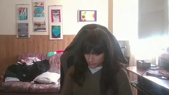 calliemaggotbone online show from November 2025 01:45:02 PM