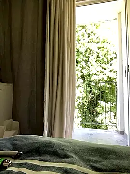 Snapshot of YesTheSexiest chatting on December 2024 08:22:01 AM YesTheSexiest online show from December 2024 08:22:01 AM