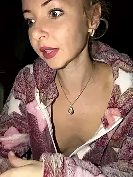 Kristina03 online show from December 2025 09:33:02 PM