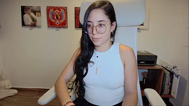 adriana  sosa  online show from December 2025 11:58:01 PM