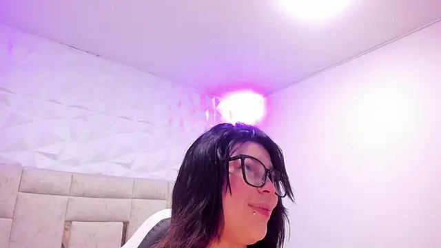 PauletteJ online show from November 2025 11:35:01 AM