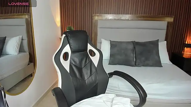 emily villamil online show from December 2024 01:32:01 PM