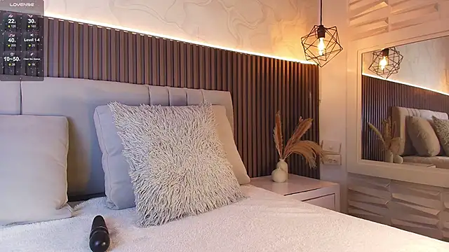 SHANONCLARK online show from December 2025 07:08:02 PM