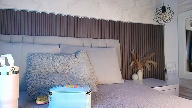 SHANONCLARK online show from February 2026 11:11:02 AM